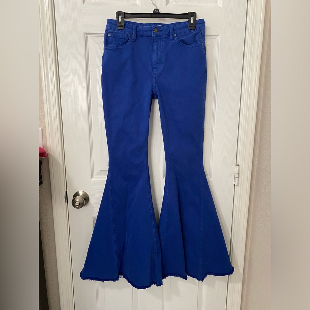 Sheyenne size 30 women’s high rise super flare jeans